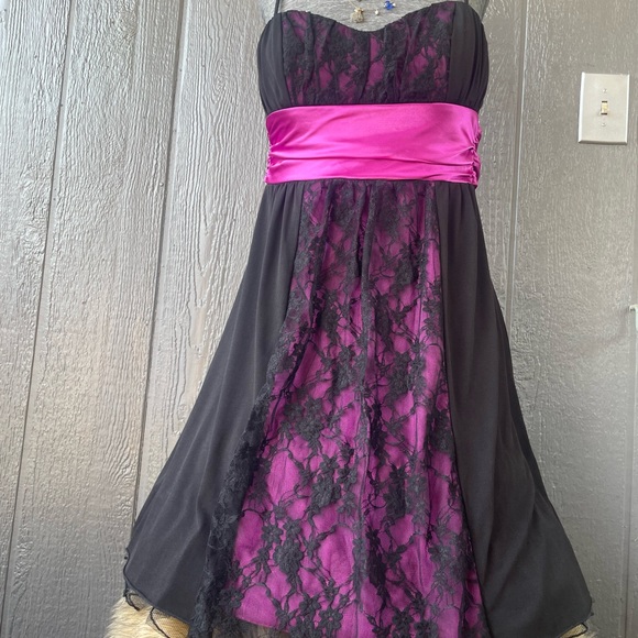 Speechless Black and Pink Dress - Picture 1 of 8